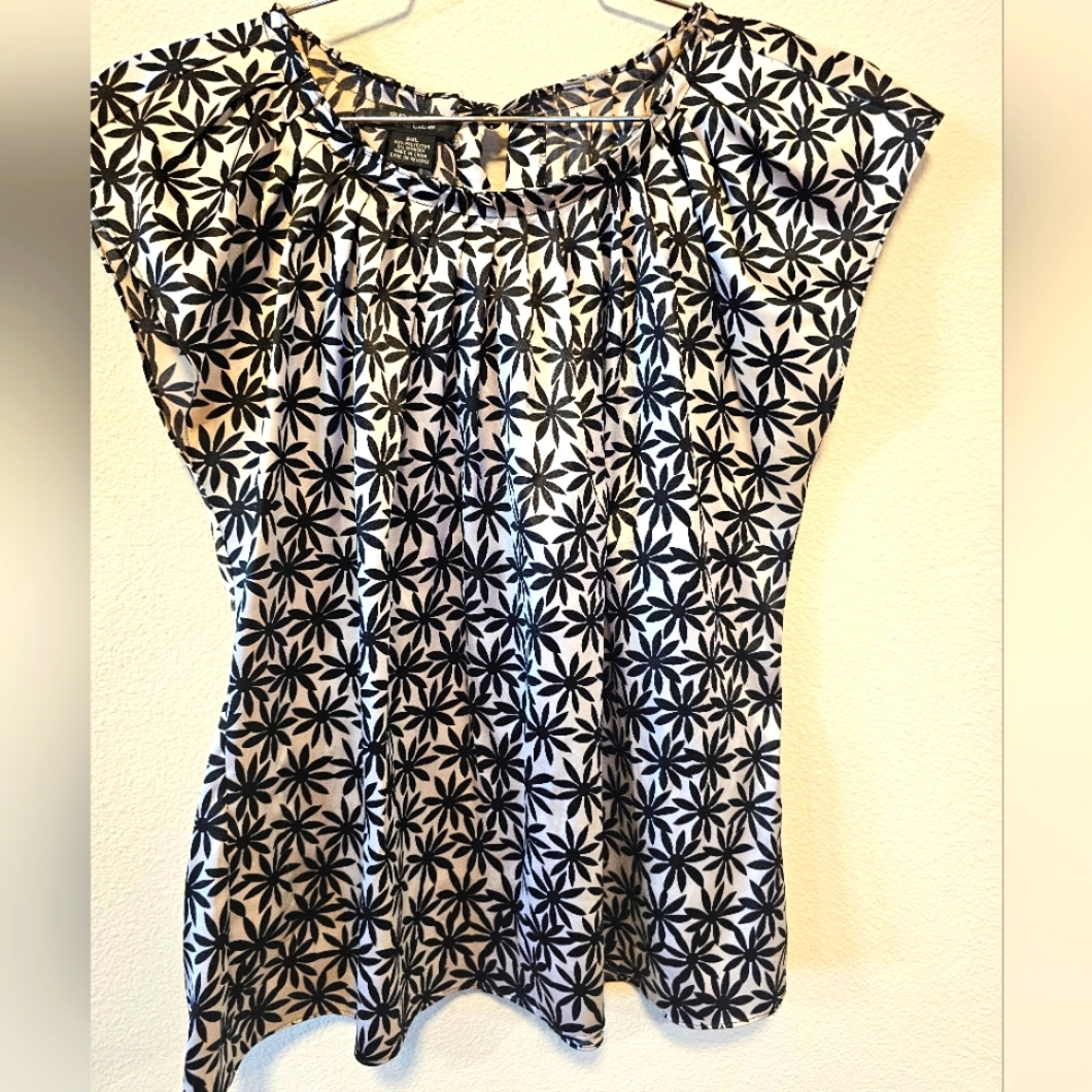 Petite XL Spense Petite Black &  White Floral Women's Top